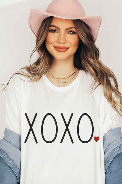 XOXO LOVE VALENTINE GRAPHIC TEE